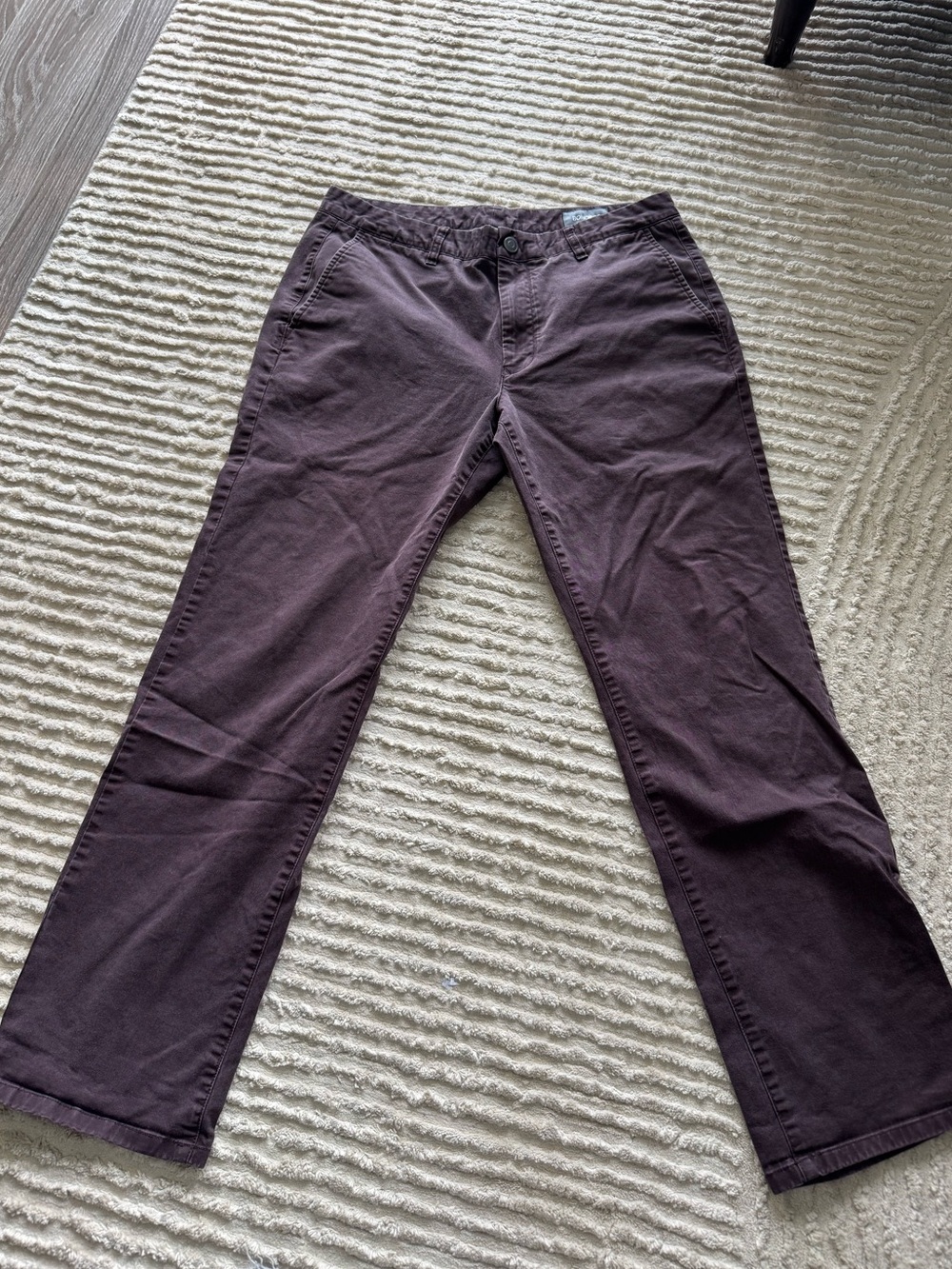 Bonobos Straight-Leg Chinos in Plum